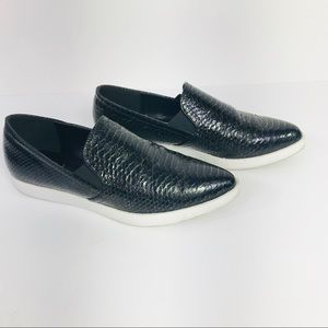 FRH Faux Black Croc Loafers with pointed tips Sz 7